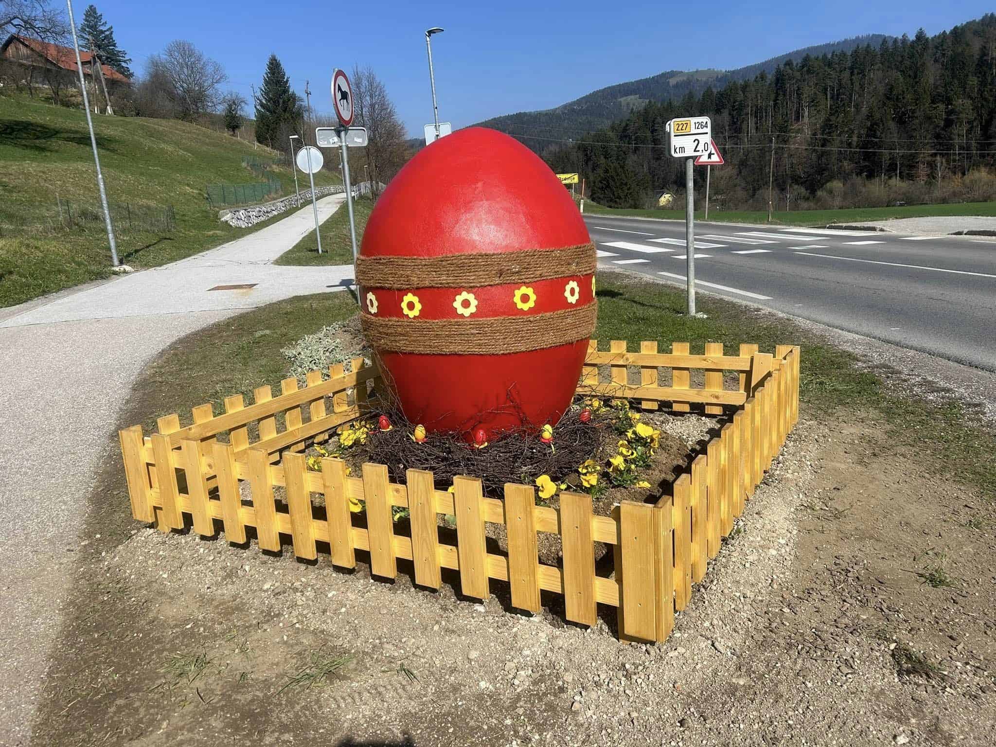 Vaška skupnost Brdinje je zopet zasijala z novo praznično dekoracijo (FOTO)