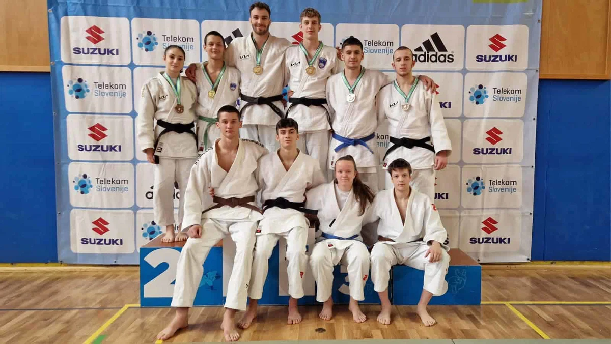 Koroški judoisti so domov prinesli kar 6 naslovov državnih prvakov, ekipno zlato ter skupno osvojili 17 odličij (FOTO)
