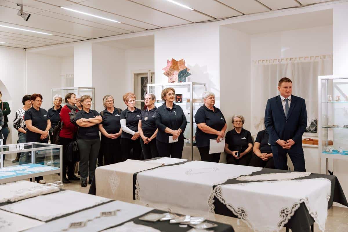 Proslavili 20 let Društva klekljaric Koroške