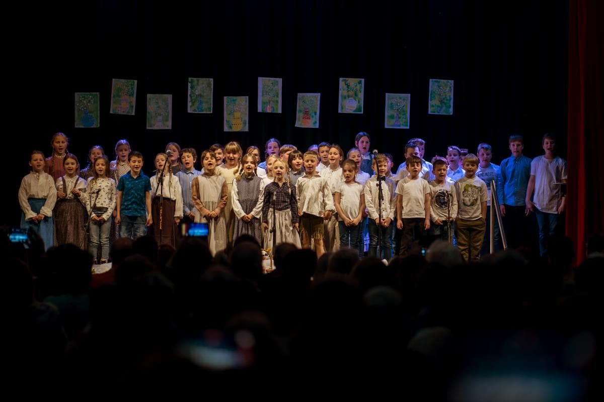 Na Ravnah na Koroškem je potekala Akademija ob materinskem dnevu