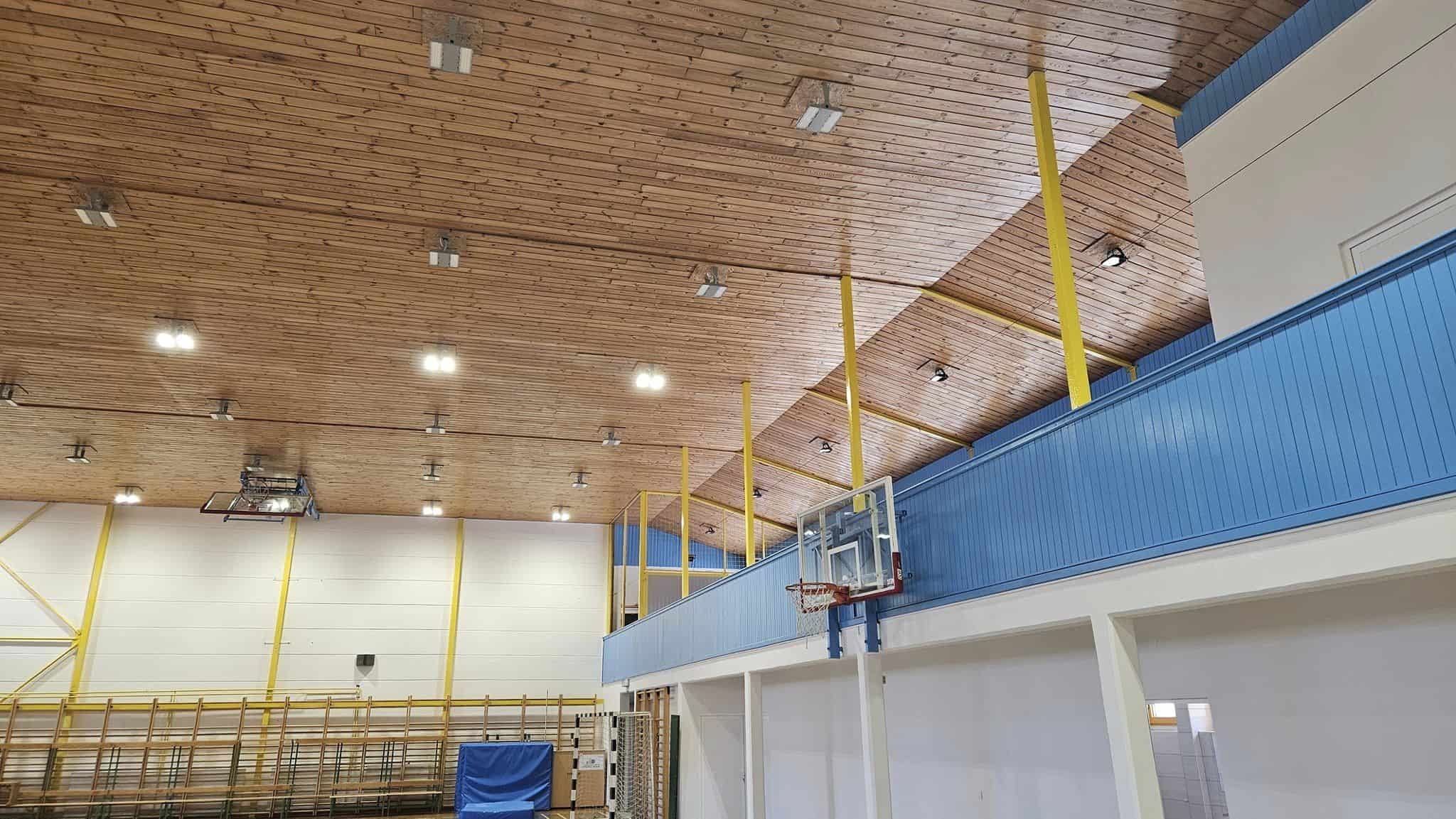 Obnovljena telovadnica OŠ Neznanih talcev Dravograd že dobiva novo podobo (FOTO)