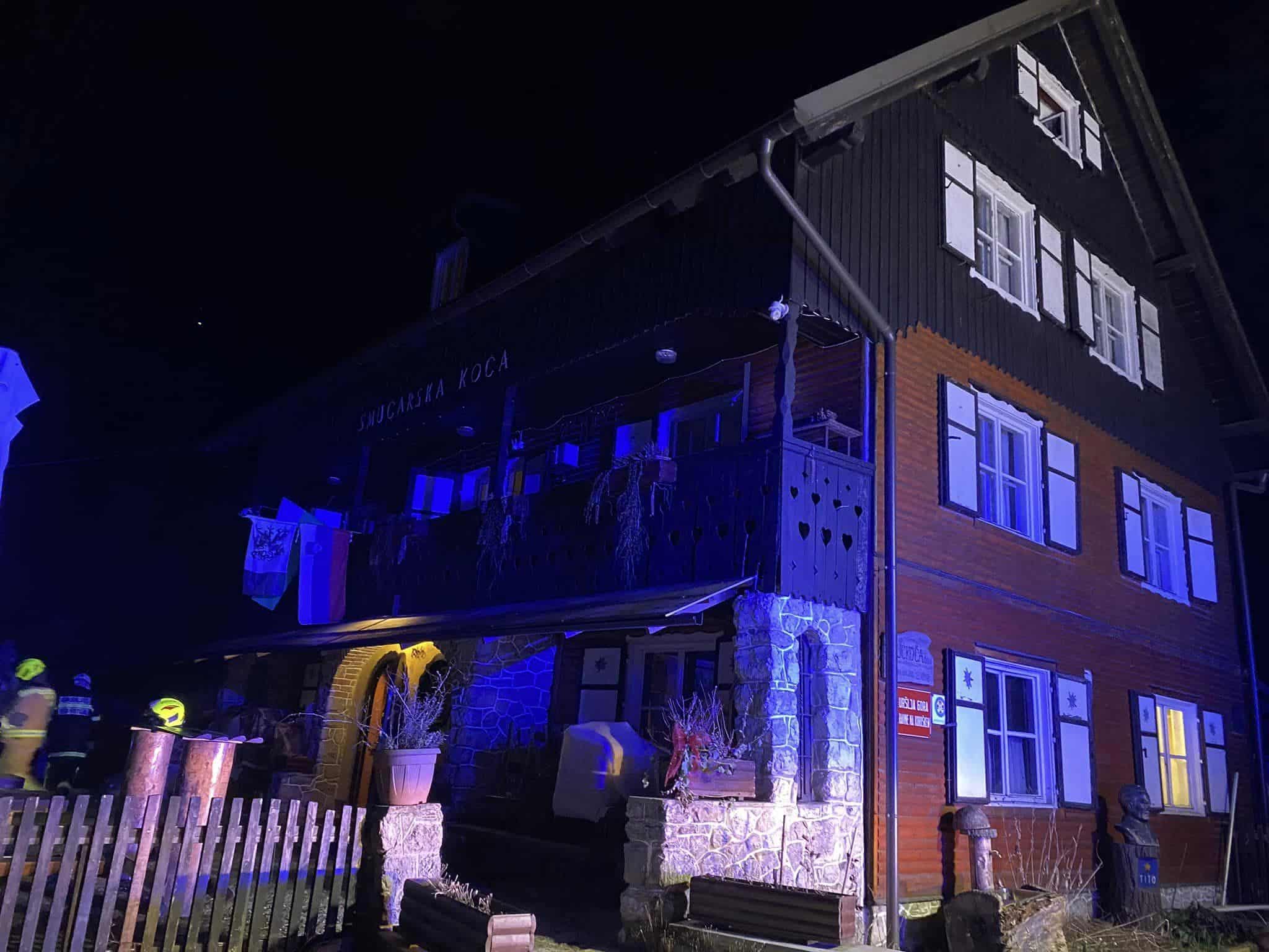 Gasilci posredovali pri požaru na Ravnah na Koroškem (FOTO)