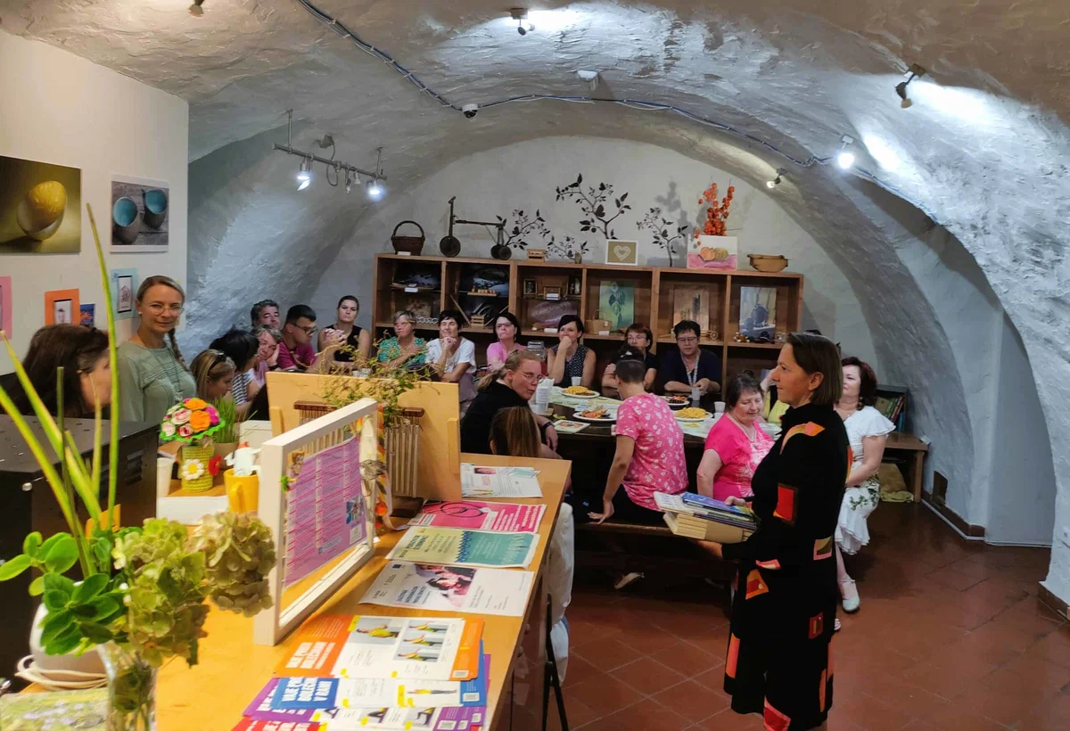 Tukaj je natečaj za pesem v lahkem branju in nacionalni dogodek Dan za lahko branje 2024