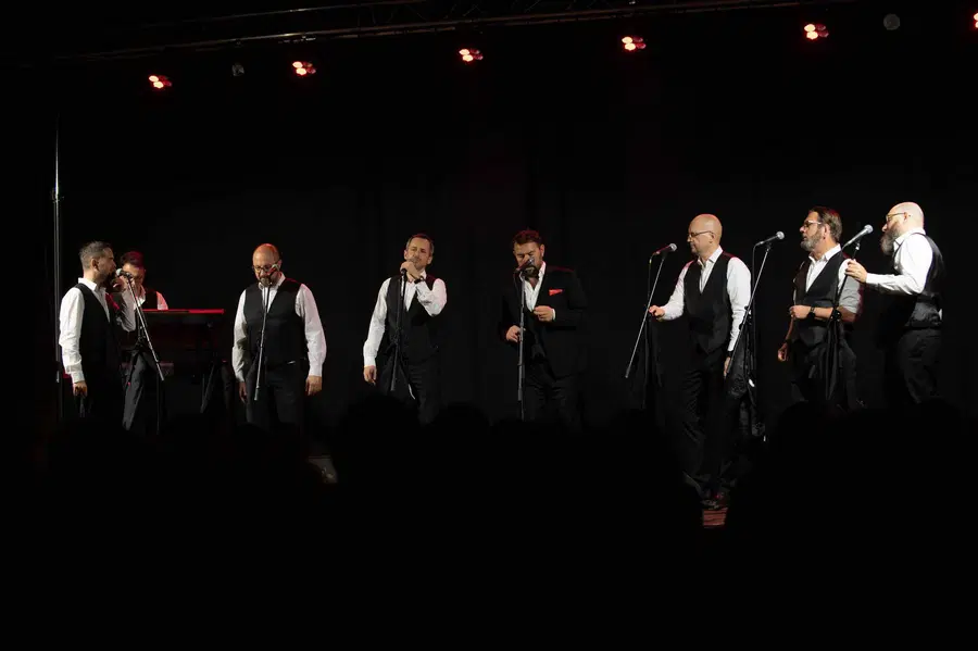 Ob dnevu žena v Dravogradu občinstvo navdušila klapa Šufit