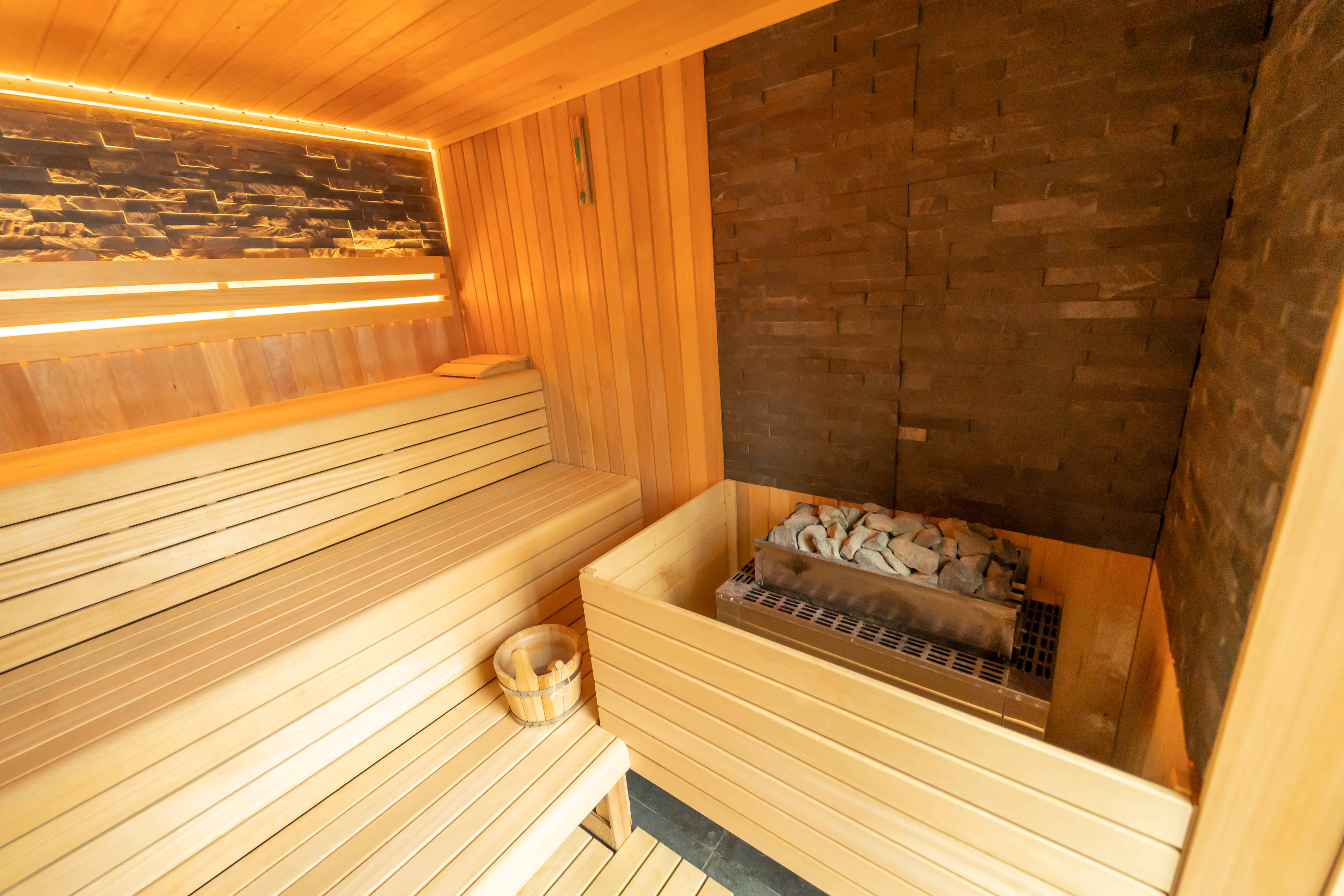 Mesec marec tudi v Bazenskem kompleksu Aqualatio v znamenju žensk