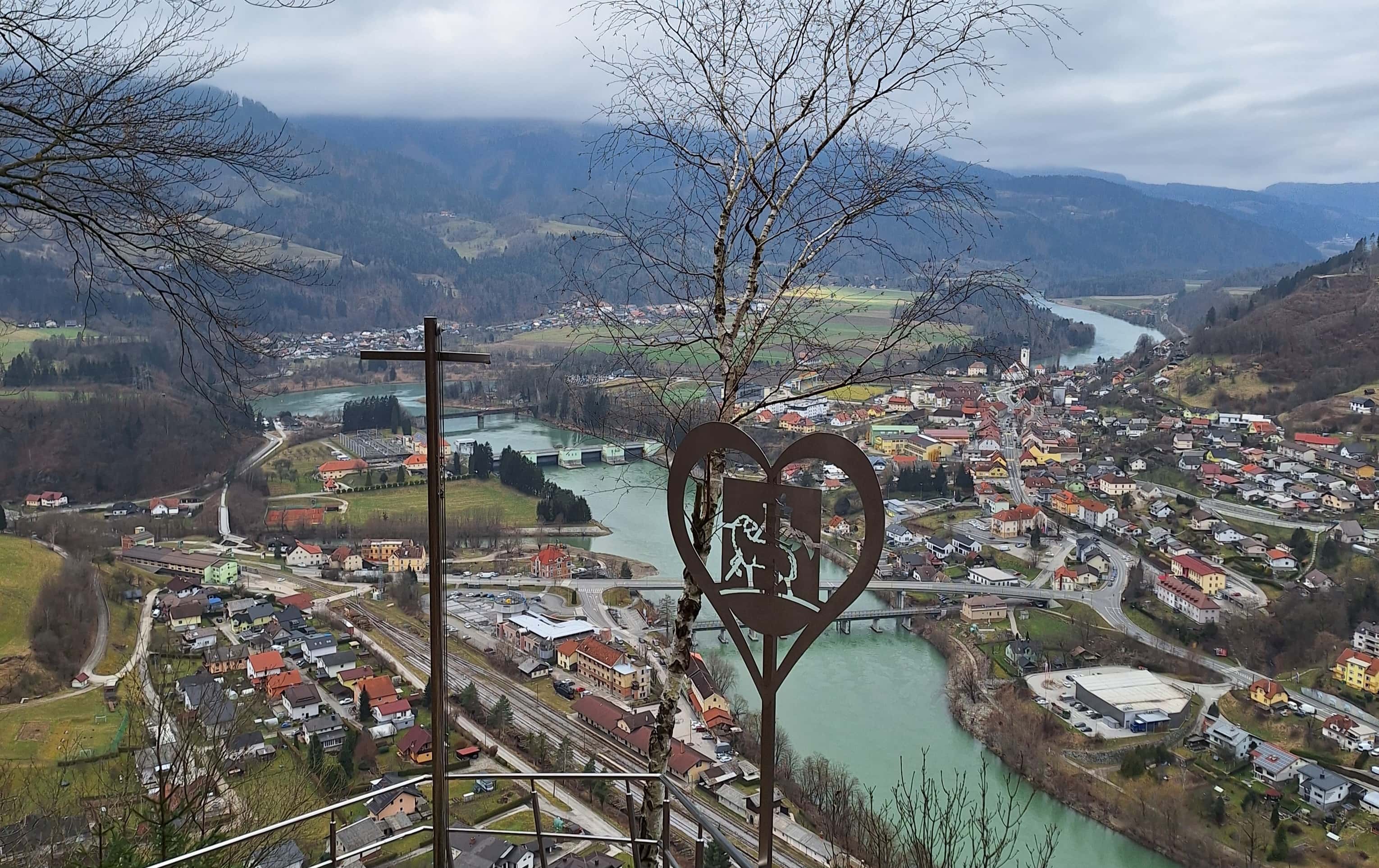 Pred nami je oblačen ponedeljek