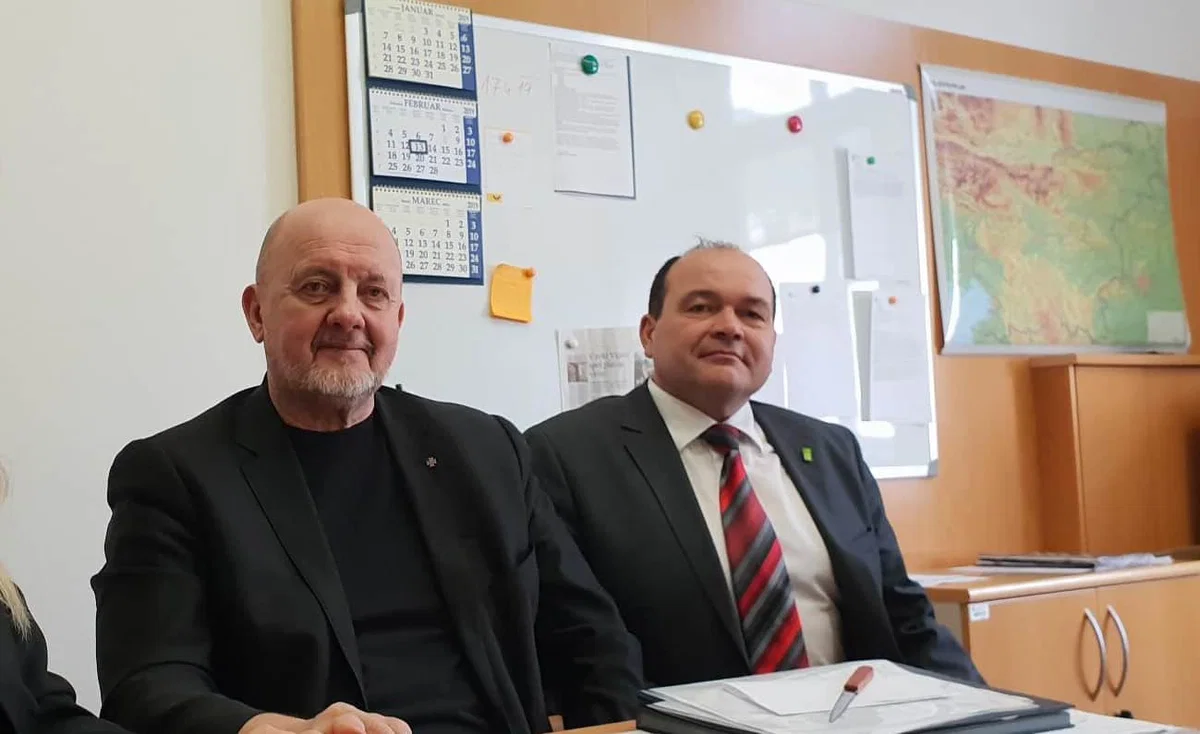 Zmagu Jelinčiču nov mandat na čelu SNS