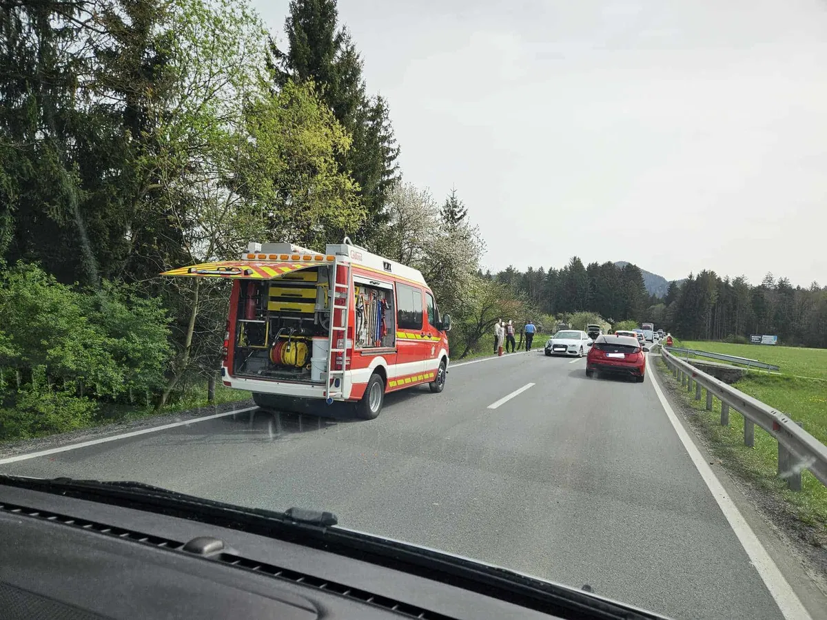 Obvestilo: Prišlo je do prometne nesreče v Turiški vasi
