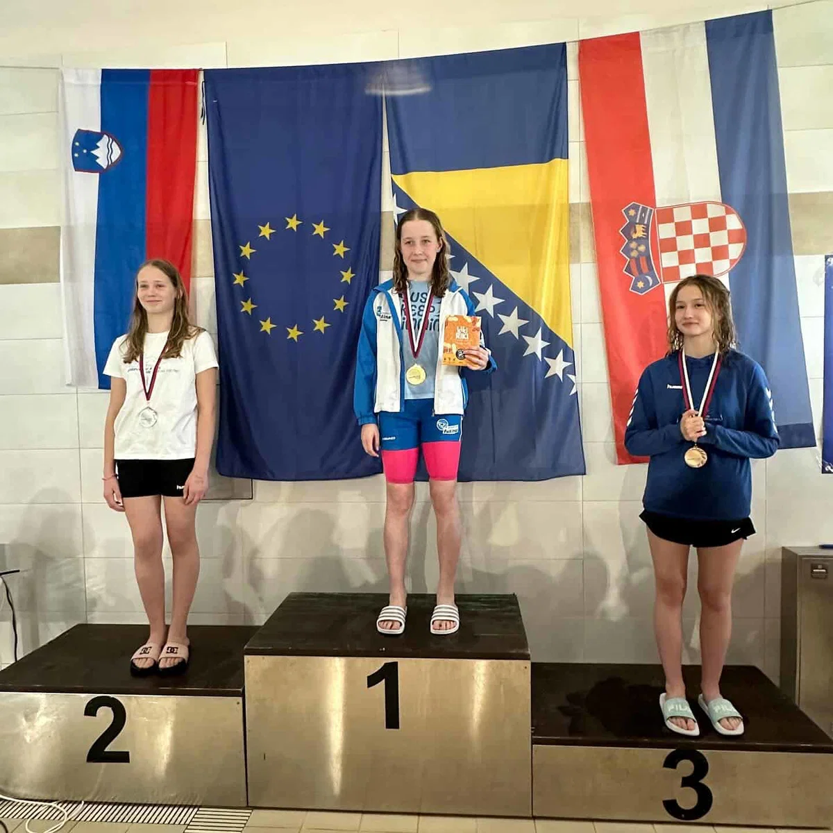 Odlični nastopi ravenskih plavalcev na Mariničevem memorialu v Velenju