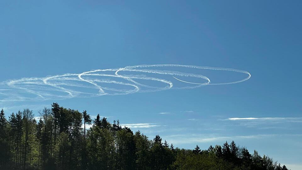 Nenavadni krogi na nebu poskrbeli za začudenje