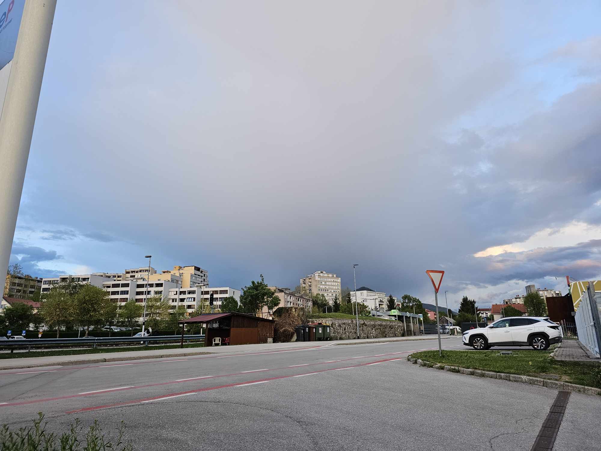 Oblačno s temperaturami do 23 stopinj