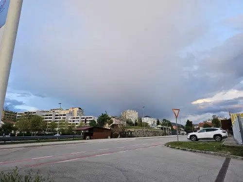 Oblačno s temperaturami do 23 stopinj