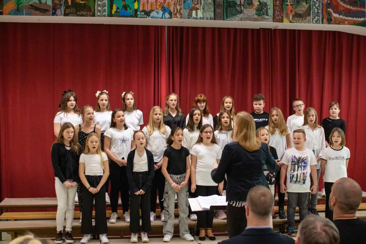 Lepo je pomladi – še posebej, če se sliši otroška pesem