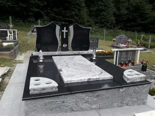 Kamnoseštvo Korpar nagrobnike izdeluje že več kot 65 let