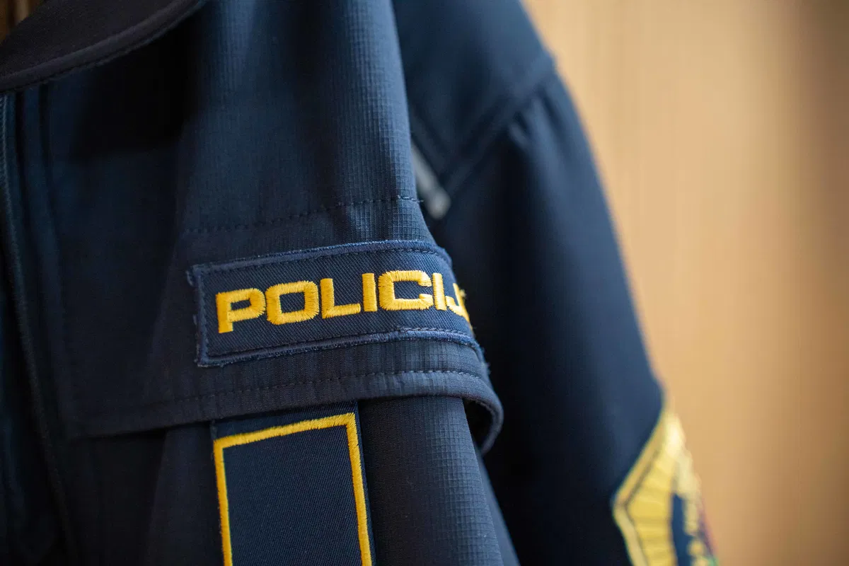 Policisti začeli ogled po požaru na Pohorju