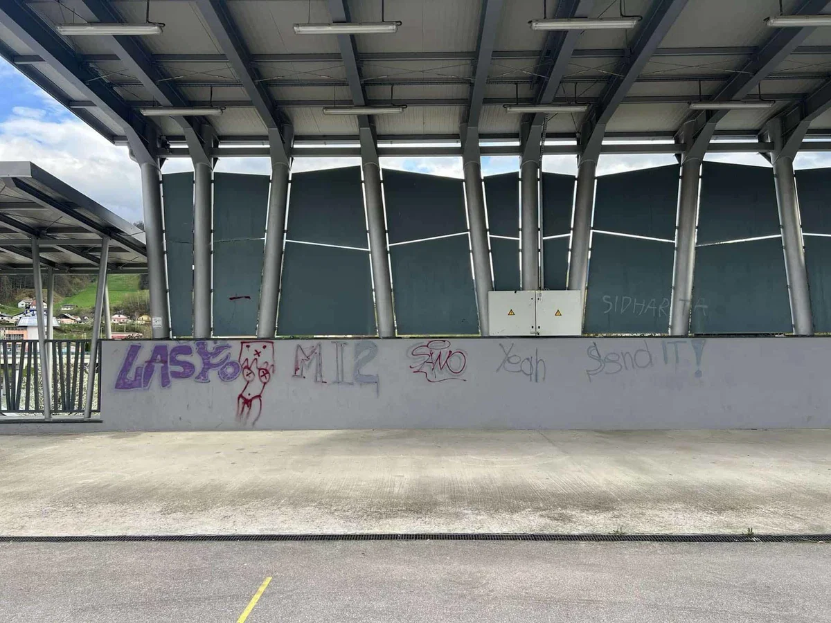 V Dravogradu so bili na delu vandali. Vsak komentar je popolnoma odveč