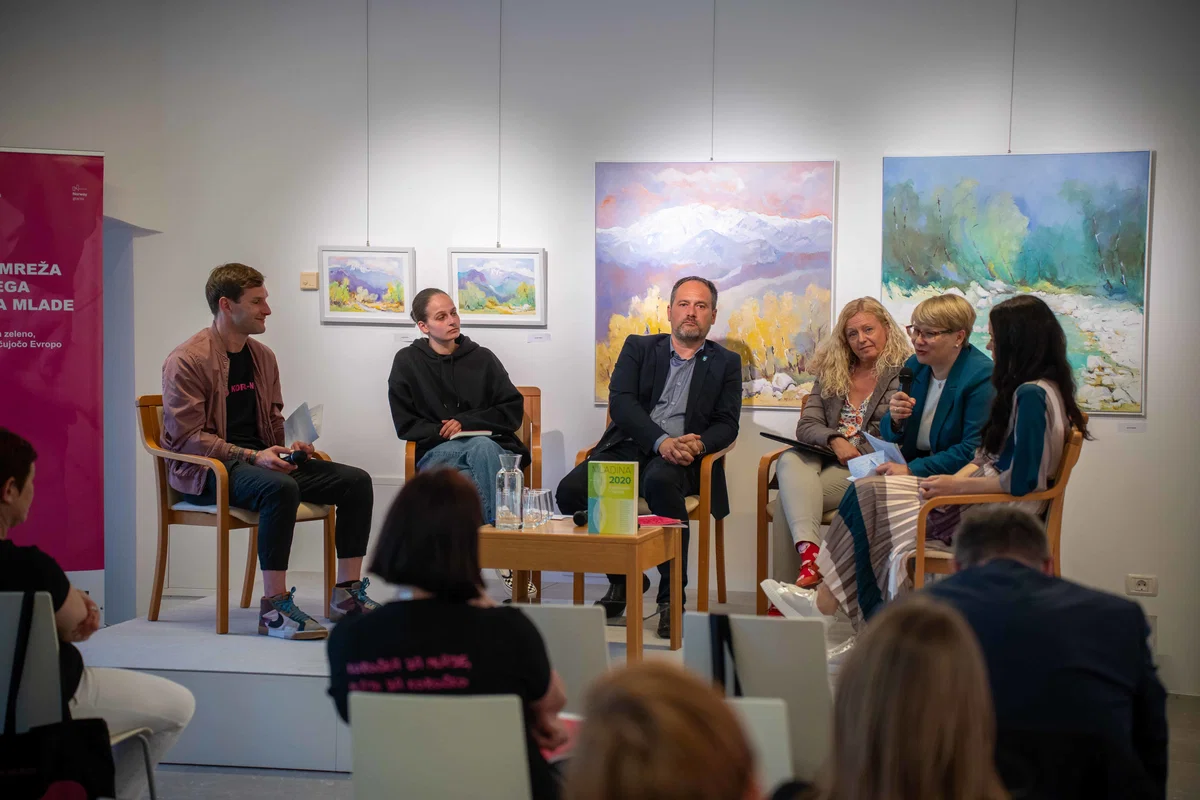 VIDEO IN FOTO: Mladi na Koroškem si želijo več zabav, pogrešajo pa nočni javni potniški promet