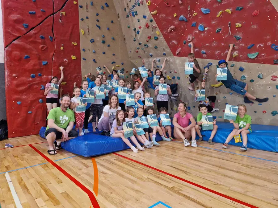 Uspešno tekmovanje v plezanju za otroke v Črni na Koroškem (FOTO)