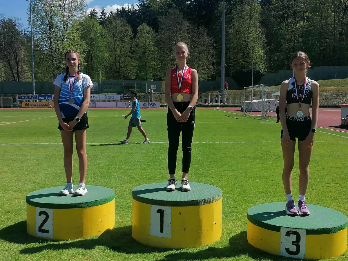 Ana Vita Verneker postavila nov državni rekord na državnem prvenstvu v dolgih tekih (FOTO)