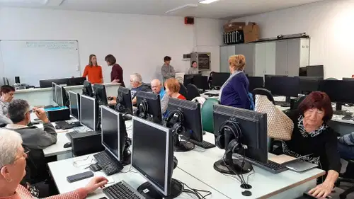 Društvo upokojencev Dravograd pridobiva digitalne veščine