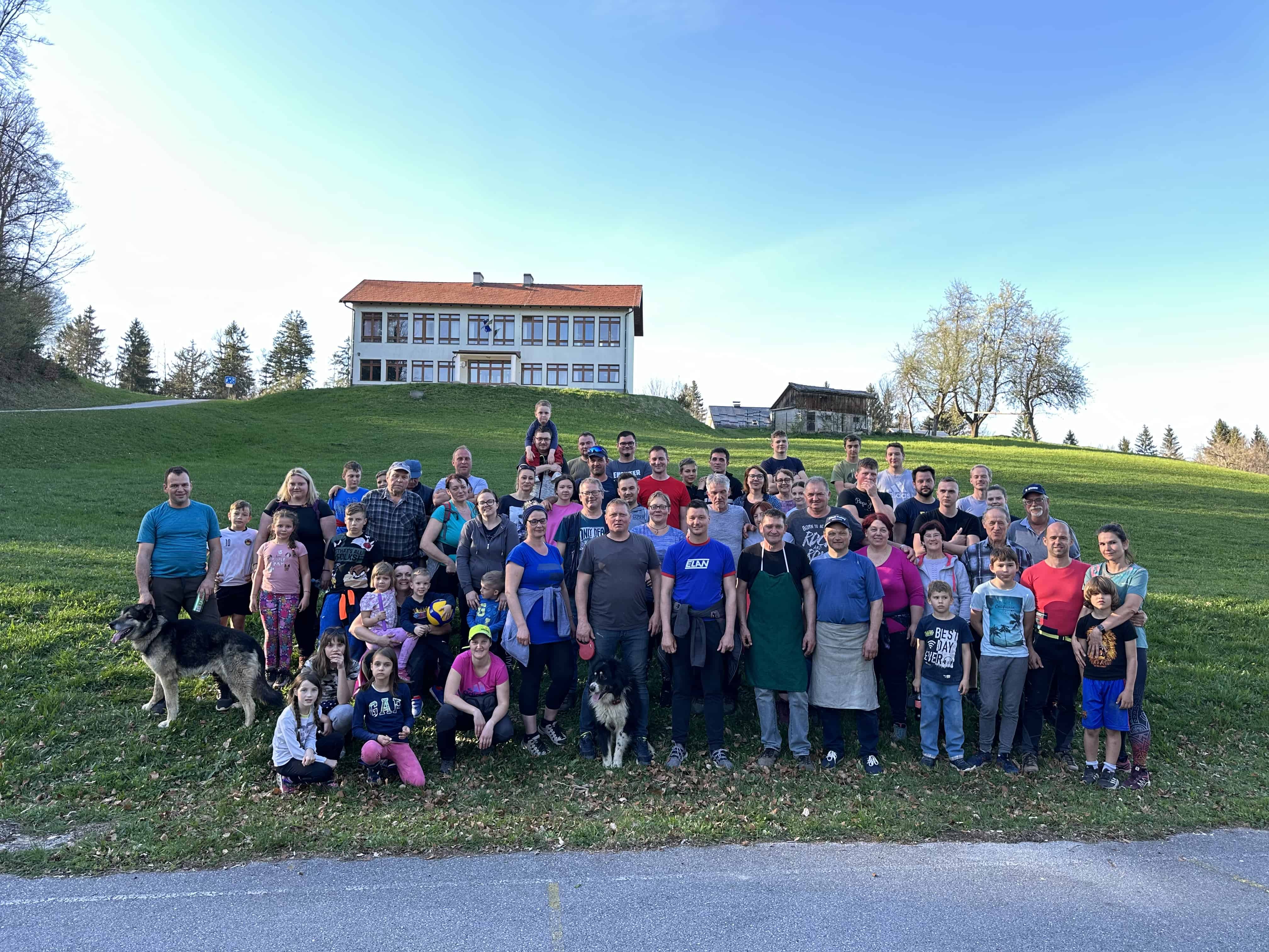 V Završah je potekala čistilna akcija, posadili so tudi drevesa