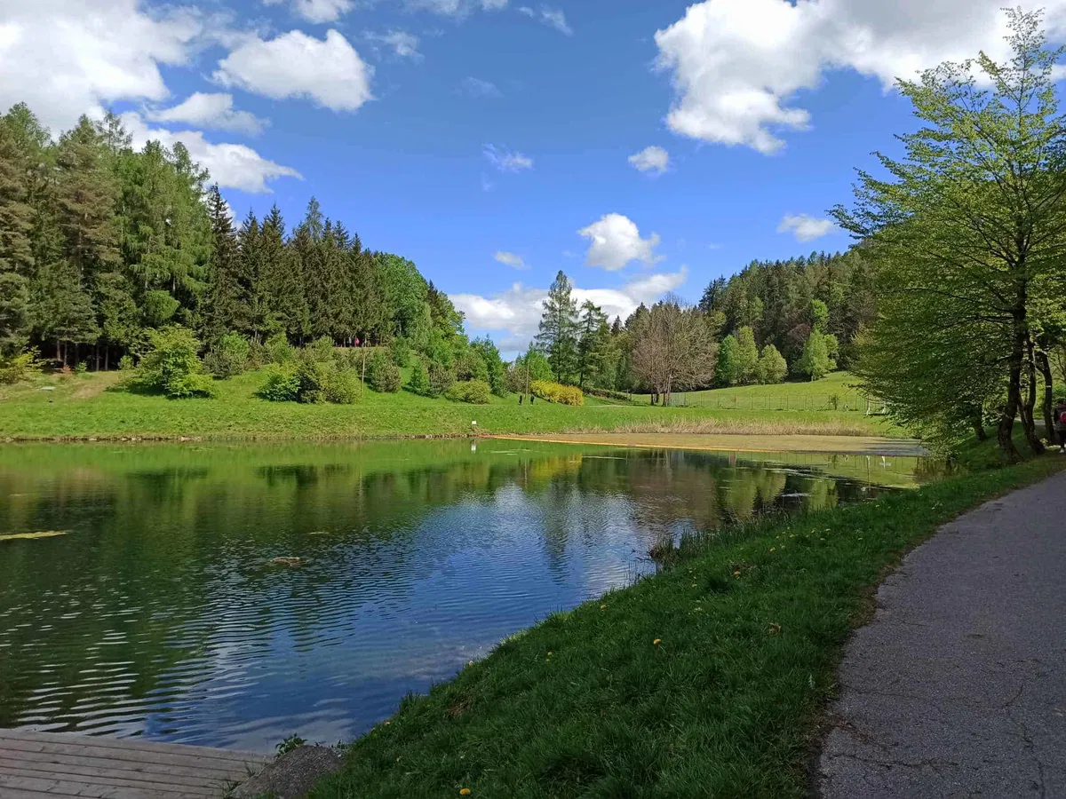 Na praznovanje 1. maja na Ivarčko z brezplačnim prevozom