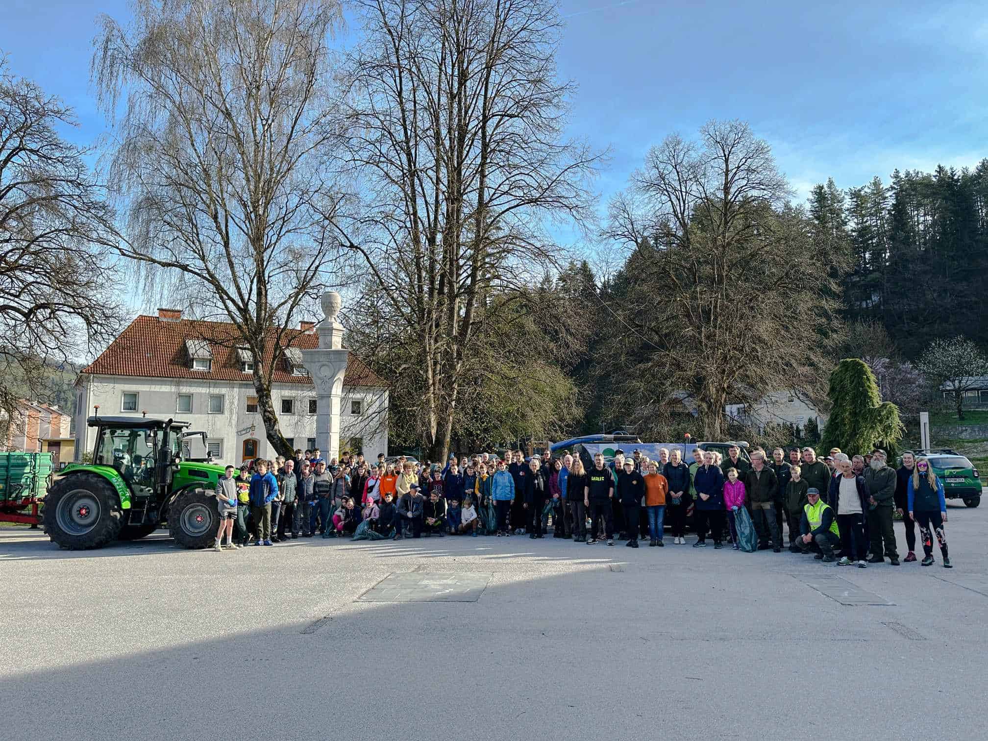 V Mežici uspešno izpeljali čistilno akcijo "Očistimo Mežico"
