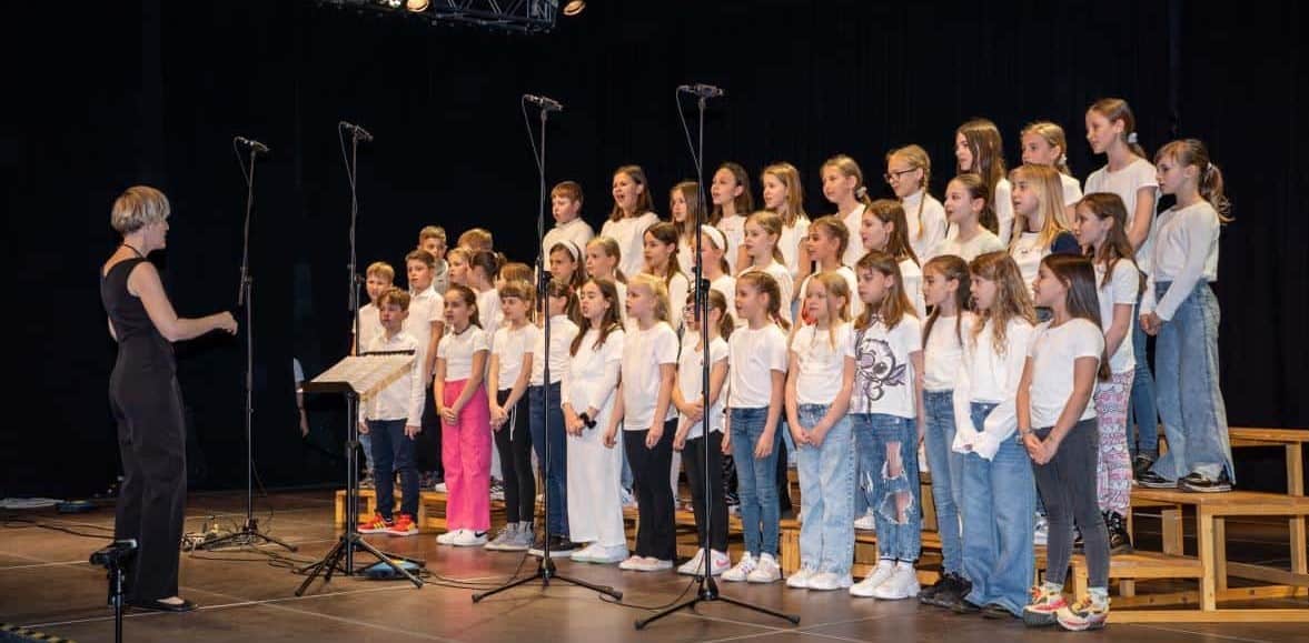 Območno srečanje otroških in mladinskih zborov: Naše pesmi naj donijo
