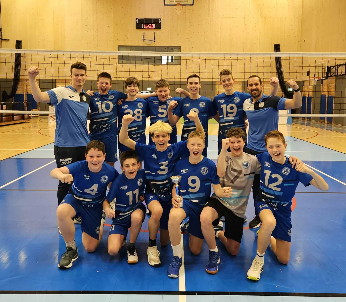 Uspešen vikend za mlade odbojkarje: Fužinarjevi starejši dečki na poti v finale