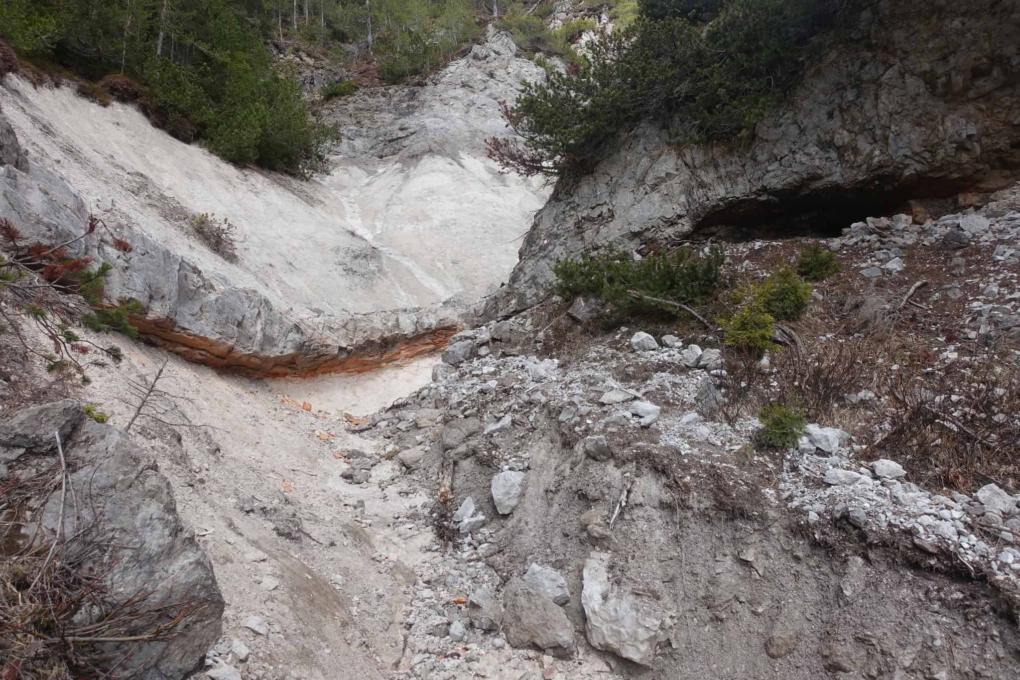 Ljubitelji gora se lahko znova varno odpravijo na lani v ujmah prizadeta območja