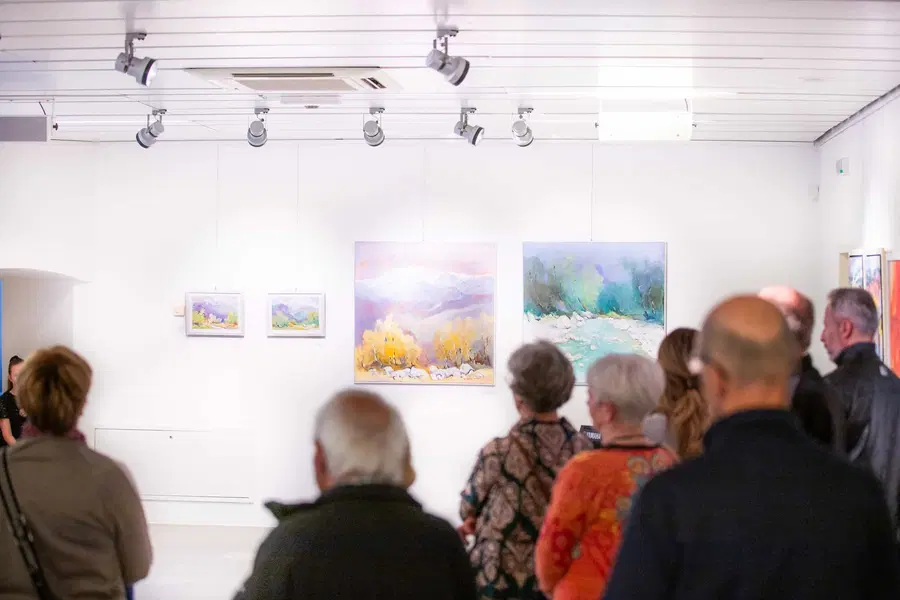 Na Ravnah na Koroškem na ogled razstava članov Kulturnega društva koroških likovnikov