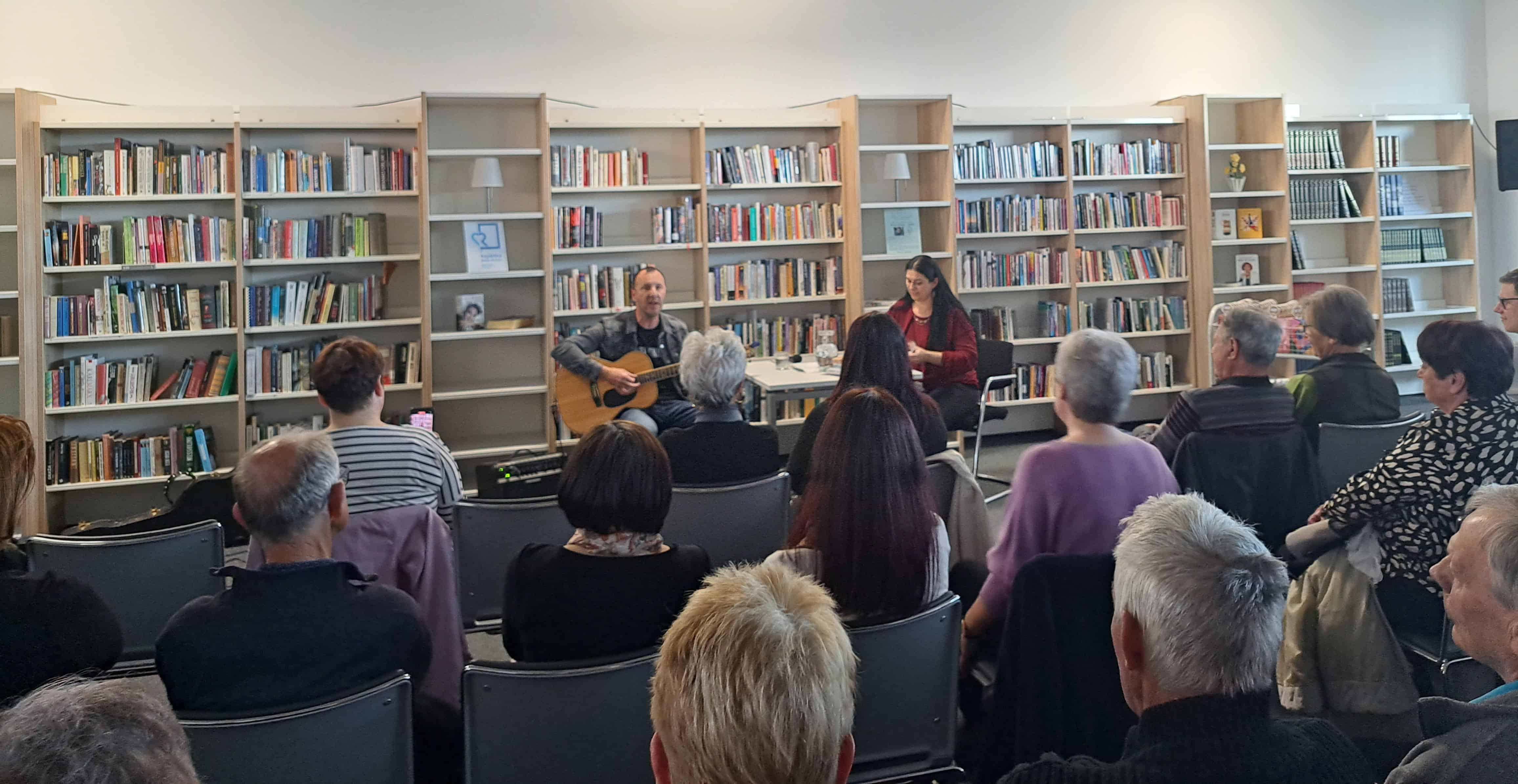 Aprilske aktivnosti in dejavnosti za spodbujanje branja v Knjižnici Radlje ob Dravi