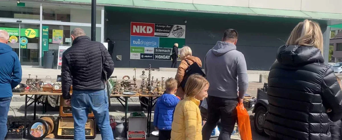 Na Ravnah na Koroškem je ponovno potekal sejem starin