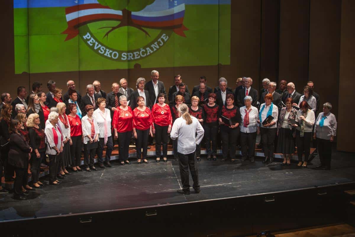 Na letošnji reviji od Pliberka do Traberka prepevalo več kot 400 pevk in pevcev