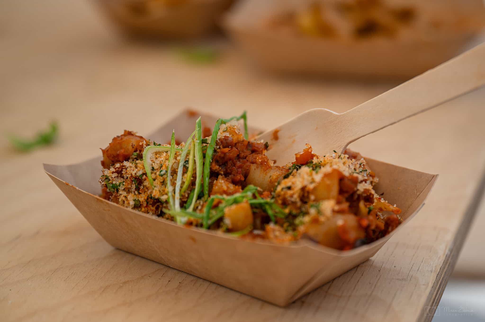 Prihajajoča sobota bo v znamenju Makaronflajša in r'pičeve tife