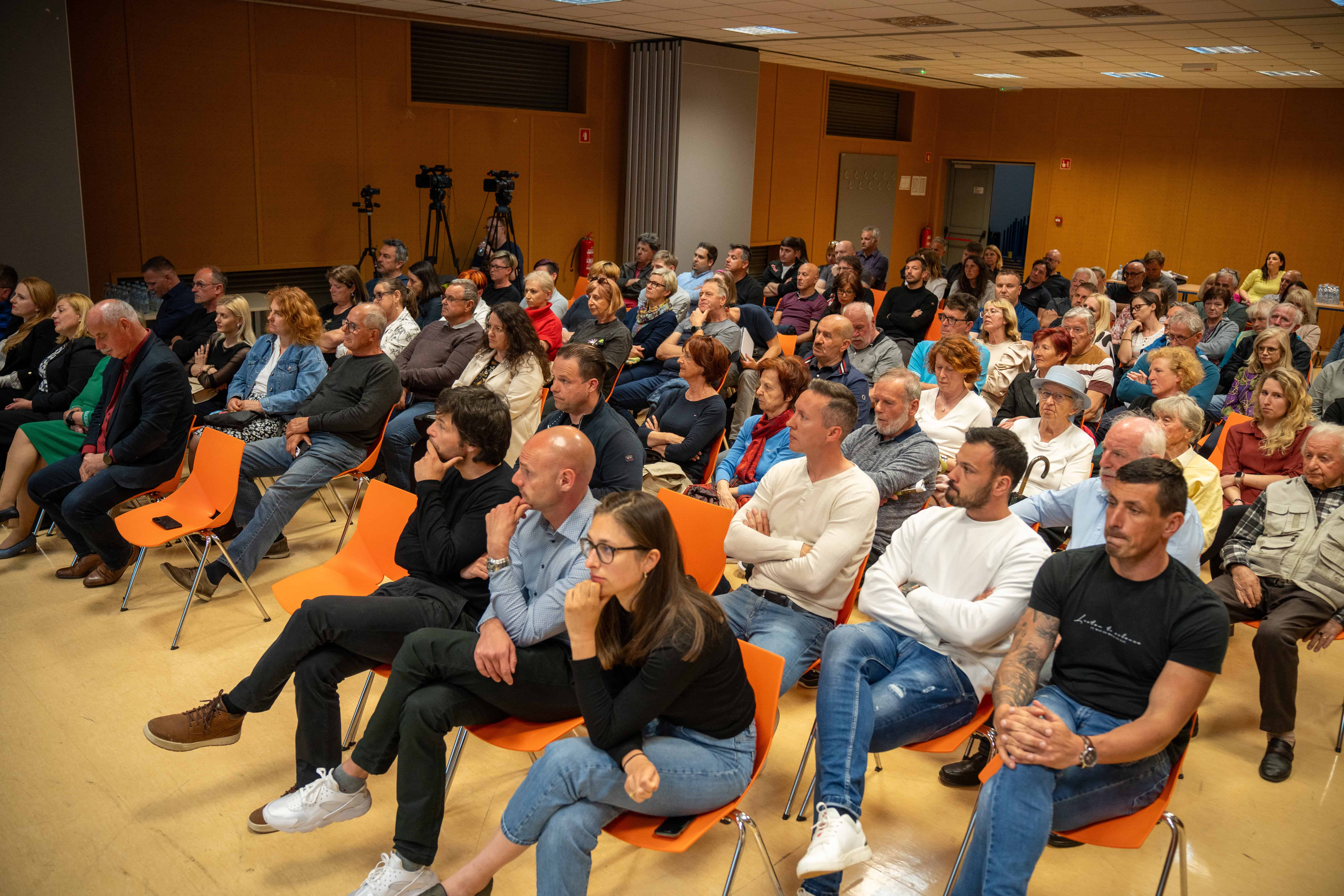 VIDEO: Javna razprava o ureditvi Glavnega trga Slovenj Gradca