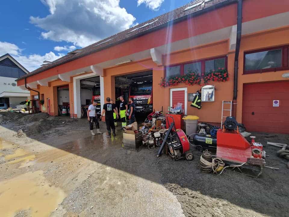 Gasilci Črne vabijo na otvoritev prenovljenih prostorov gasilskega doma in blagoslov  gasilskega vozila