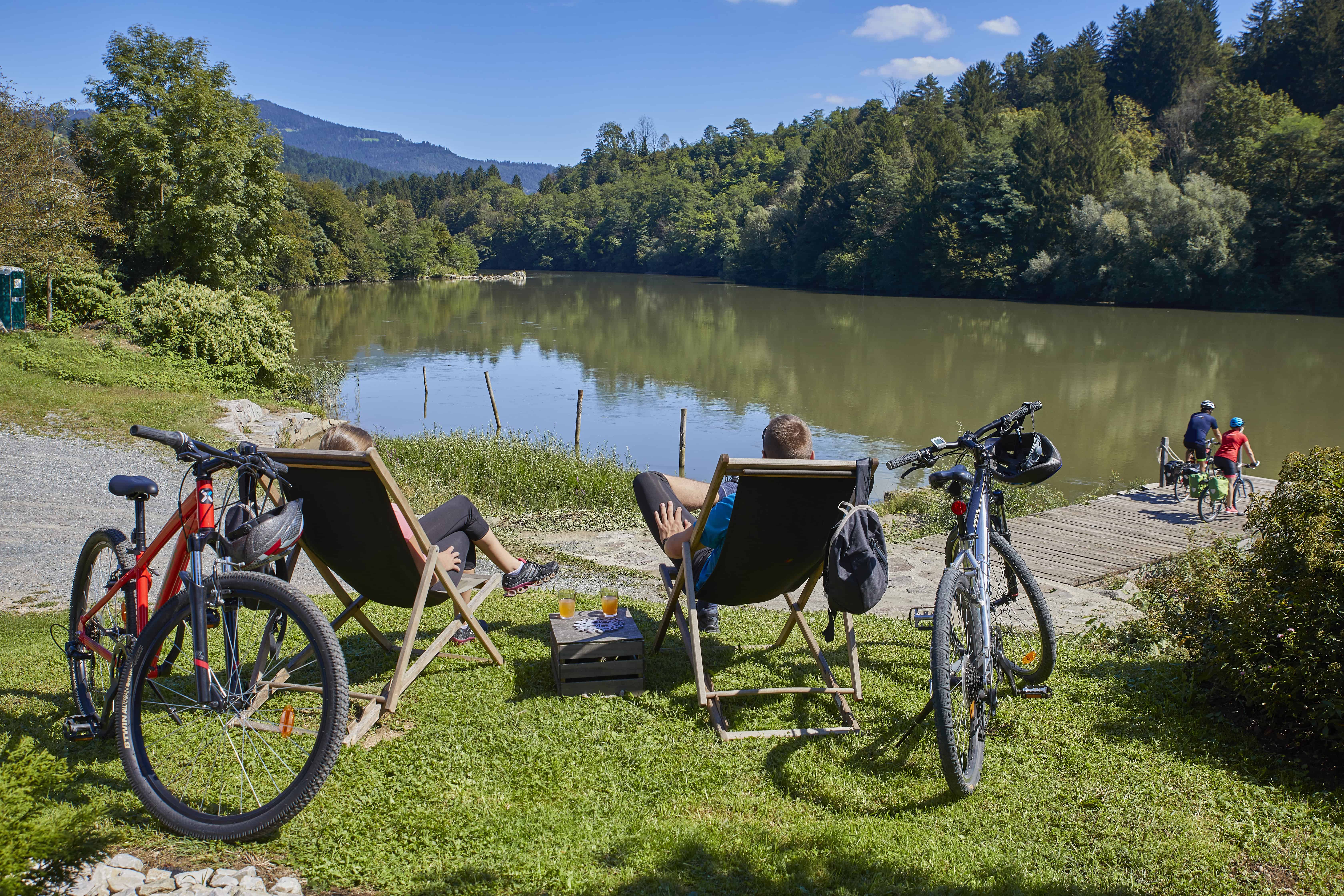 Na Gortini neznani storilec vlomil v uto ob pomolu na reki Dravi 