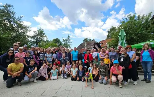 FOTO: Rekreativni dan članov Slovenskega društva za celiakijo: Rekordna palačinka in aktivno druženje