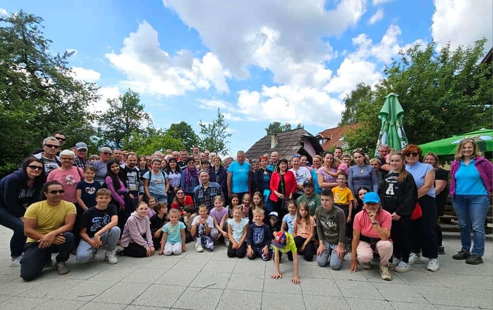 FOTO: Rekreativni dan članov Slovenskega društva za celiakijo: Rekordna palačinka in aktivno druženje