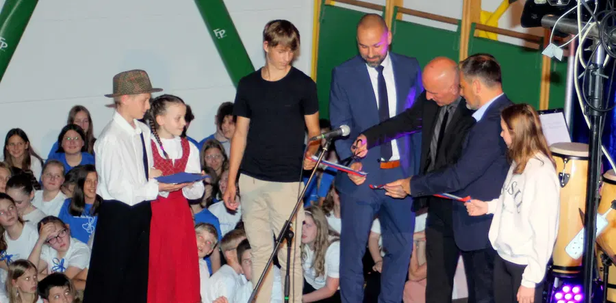 V OŠ Neznanih talcev Dravograd priredili že 40. dan šole