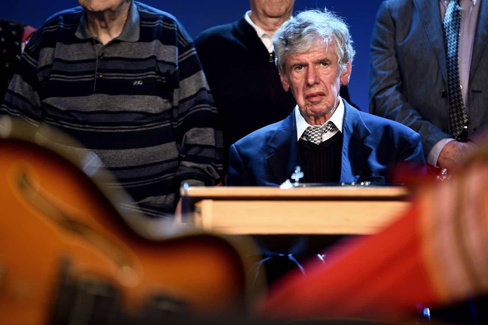 Umrl citrar Miha Dovžan