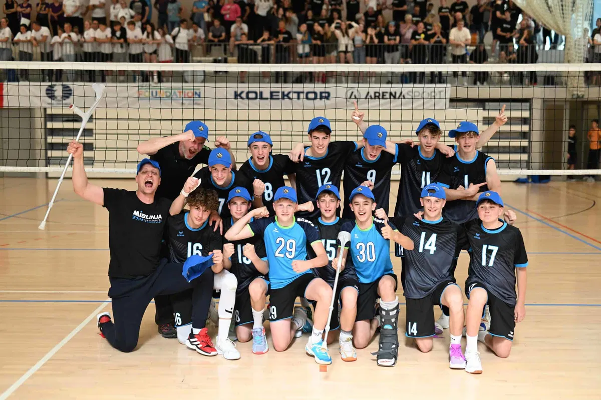 FOTO: Koroške odbojkarice in odbojkarji državni prvaki