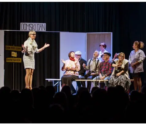 V sklopu Linhartovega srečanja bo v Črni navduševala otožna komedija Toneta Partljiča: Poroka čistilke Marije