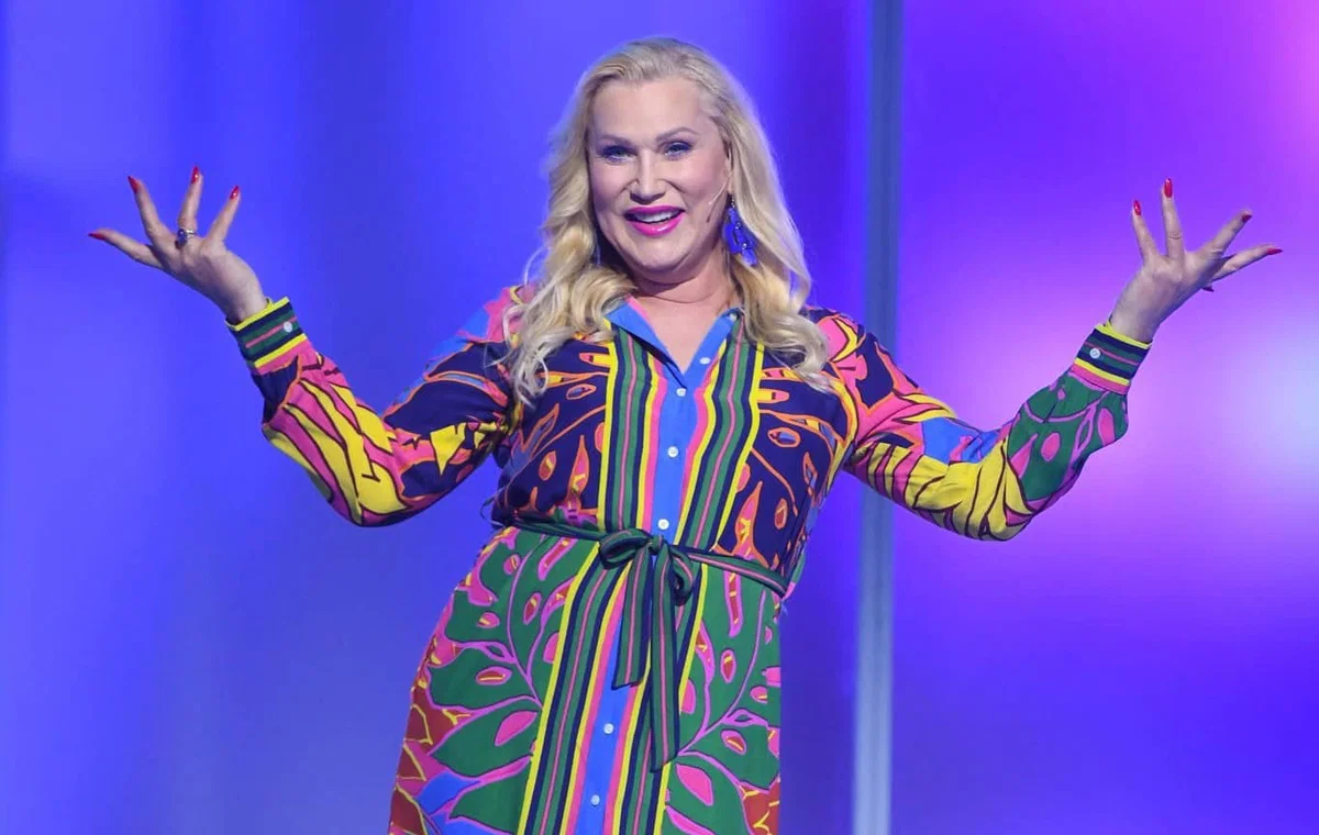 V Kotlje prihaja s svojim avtorskim stand up: Salome