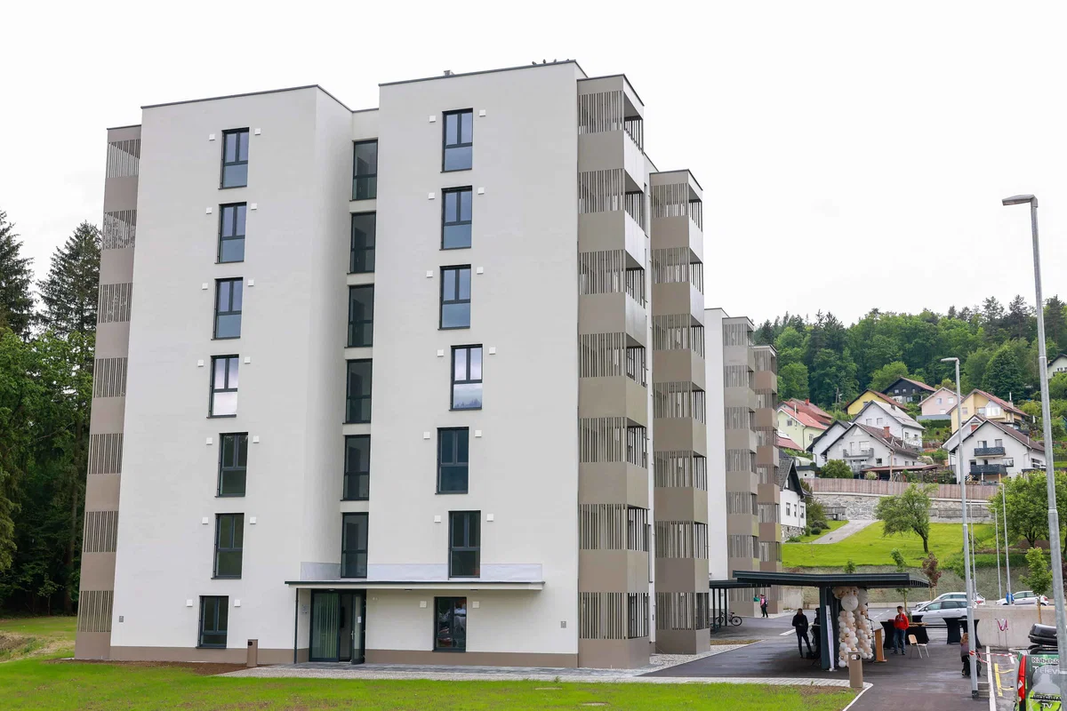 Na Ravnah na Koroškem namenu predali 35 novih neprofitnih stanovanj