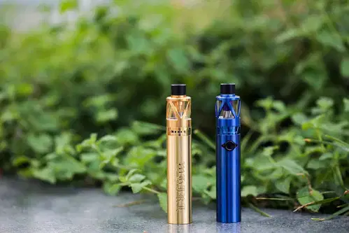 Čez eno leto v veljavi prepoved prodaje cigaret, tobaka in ogrevanih tobačnih izdelkov z značilno aromo