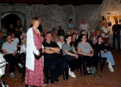 Odprtje razstave likovnih del Nataše Zavec v Dravogradu (FOTO)