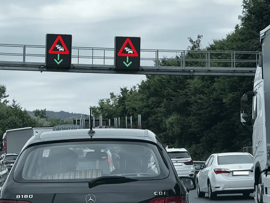 Veljati začne novela zakona o pravilih cestnega prometa
