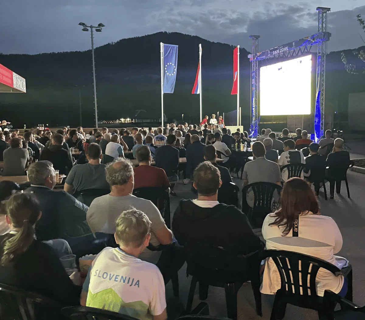 VIDEO: Navijanje v Dravogradu se je obrestovalo - Slovenija gre naprej